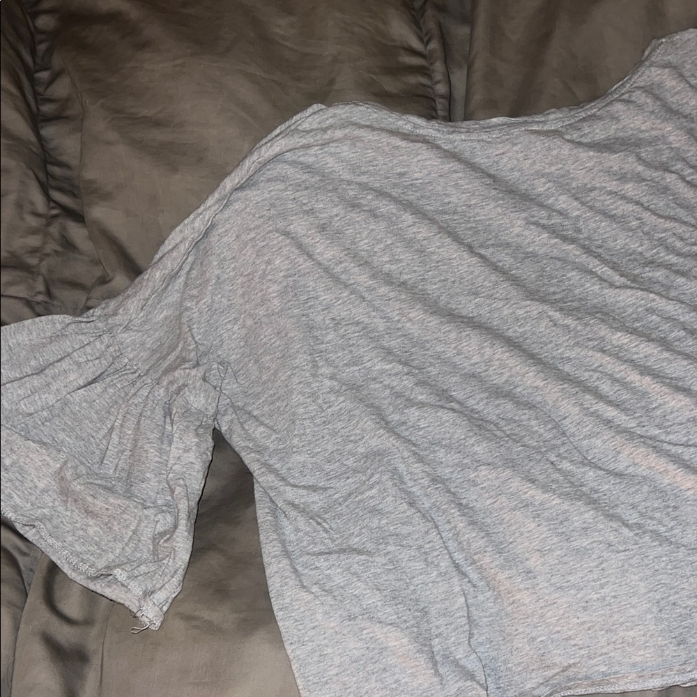 Olivia Sky Light Gray Short Sleeve Top - Picture 7 of 8